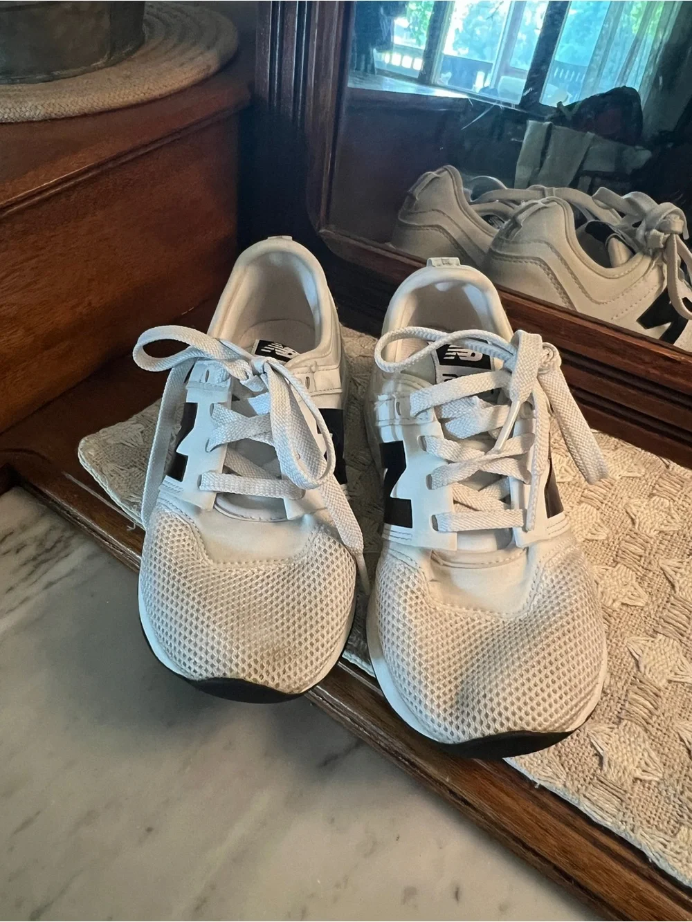 NEW BALANCE Classic 247 Casual Athletic Athleisure Sneakers‎ White Black Girls 2